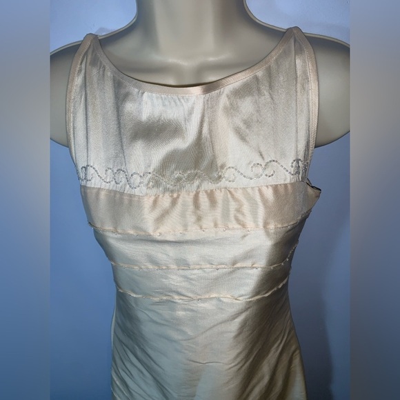chi chi cream beaded boat neck “raw silk” look fitted midi dress size small 4 - Picture 3 of 8